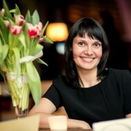 225561_619657091393525_1403745031_n